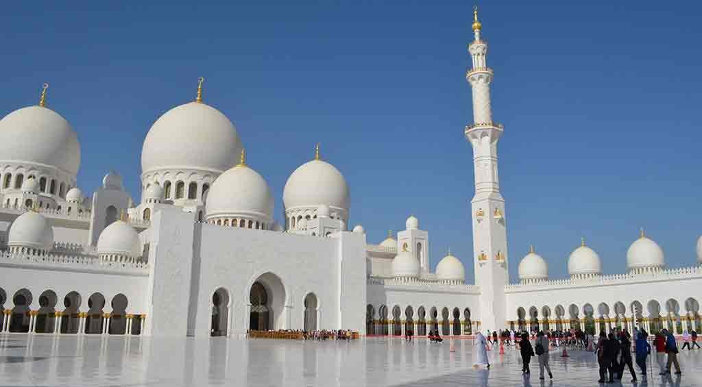 Sheikh Zayed Grand Mosque in Dubai