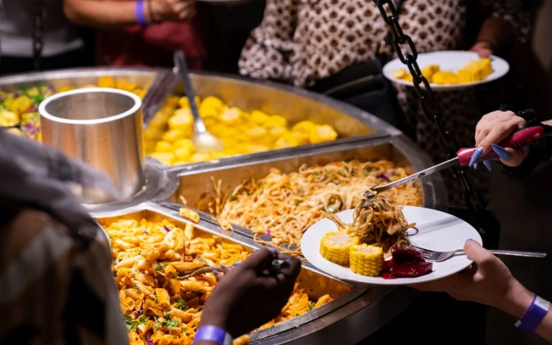 Buffet in Abudhabi Desert