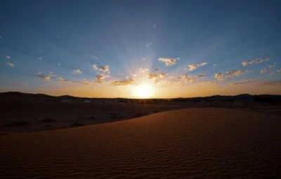 Sunrise in Dubai desert